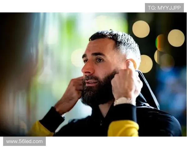 本泽马自由转会加盟利雅得新月签约一年半